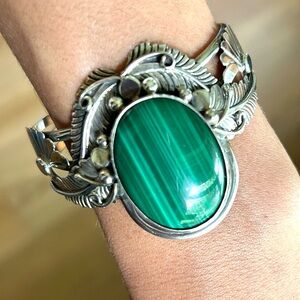 Nakai Malachite Sterling silver Native American cuff